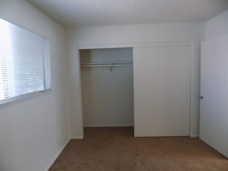 Building Photo - 16428 Orange St