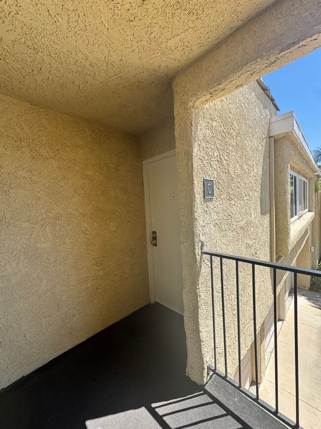 Building Photo - 17762 Paseo Cir