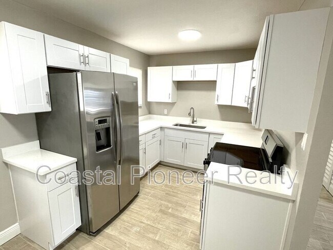 Building Photo - 8310 Croton Ave