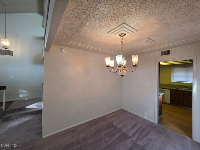 Building Photo - 321 S Bent Creek Dr