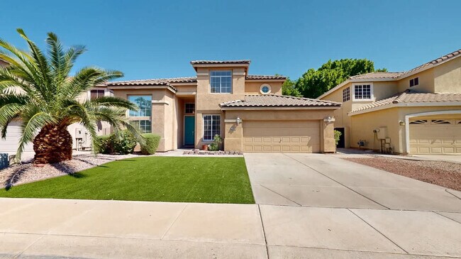 Building Photo - 853 N Blackstone Ct