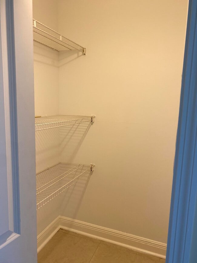 Building Photo - 644 NW 13th St