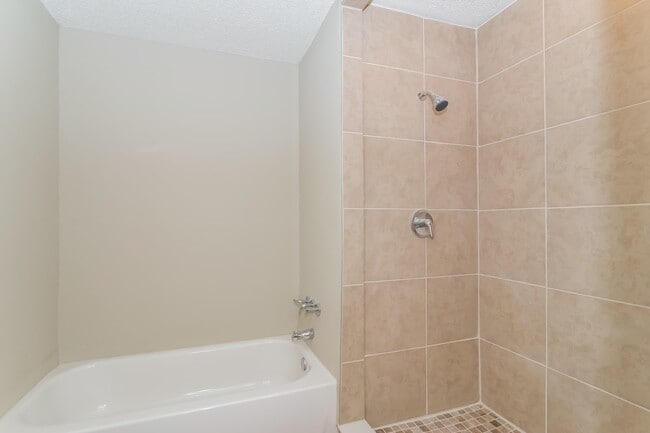 Building Photo - 11350 Weeden Island Way