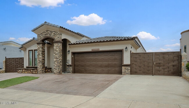 Building Photo - 14805 Holly Springs