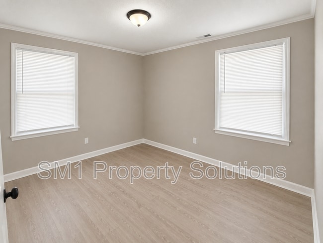 Building Photo - 1235 Elmer St