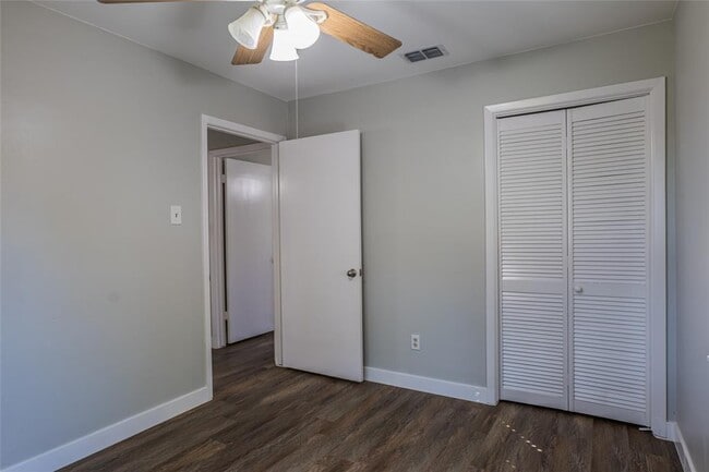 Building Photo - 9014 Slayton Dr