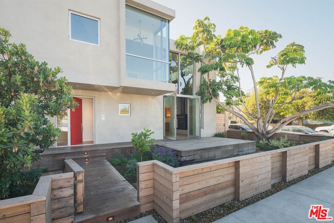 Building Photo - 2801 Sanborn Ave