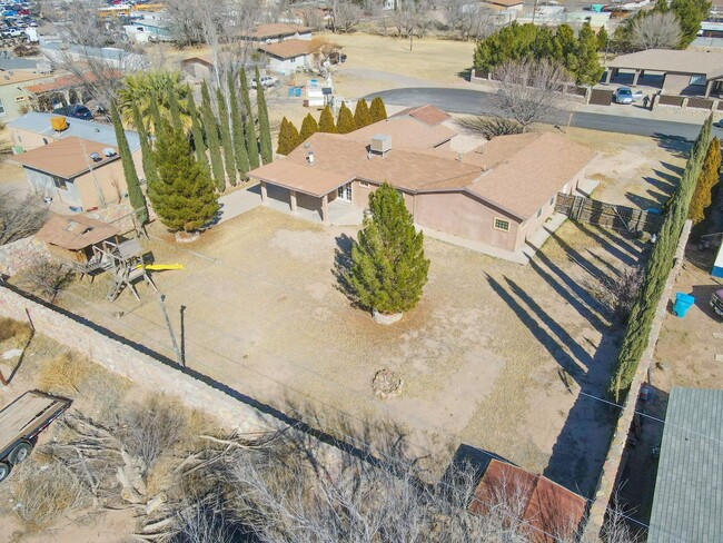 Building Photo - Beautiful East side HOME in Clin. Tx