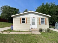 Building Photo - 3 Bedroom 1 Bathroom By Huff Park!!