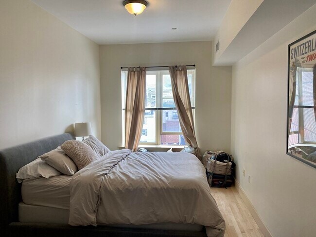 Building Photo - 14 Parmenter St