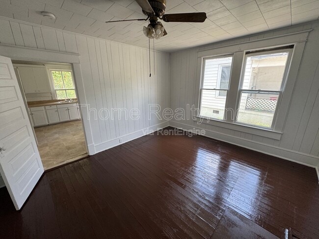 Building Photo - 809 Sunset Ave