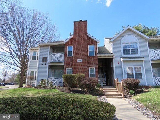 Building Photo - 502 Diamond Dr