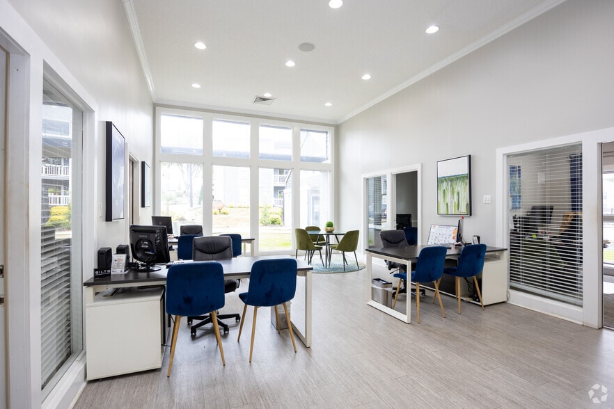 Leasing Office - Wood Terrace