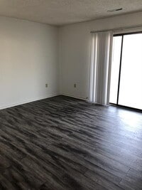 Building Photo - 1510 Greens Blvd