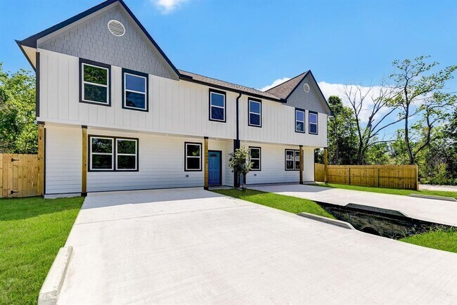 Building Photo - 8404 Tate St