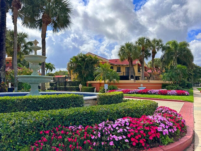 Building Photo - 200 Uno Lago Dr