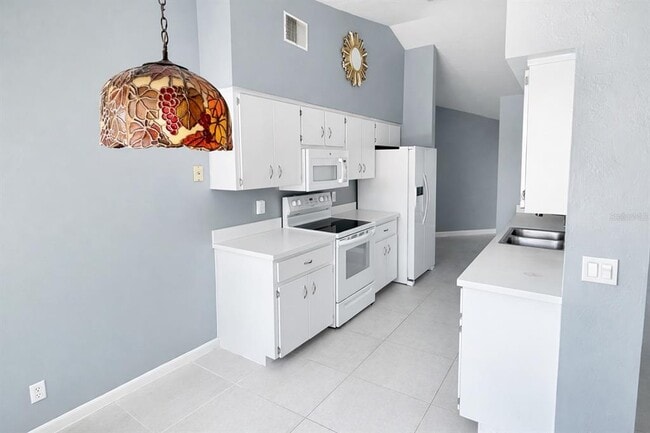 Building Photo - 3442 N Tamarisk Ave