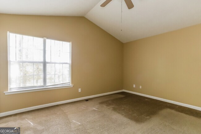 Building Photo - 595 Deering Dr