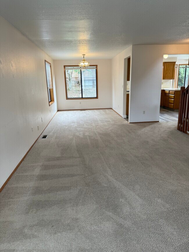 Building Photo - 7050 SW 174th Ave