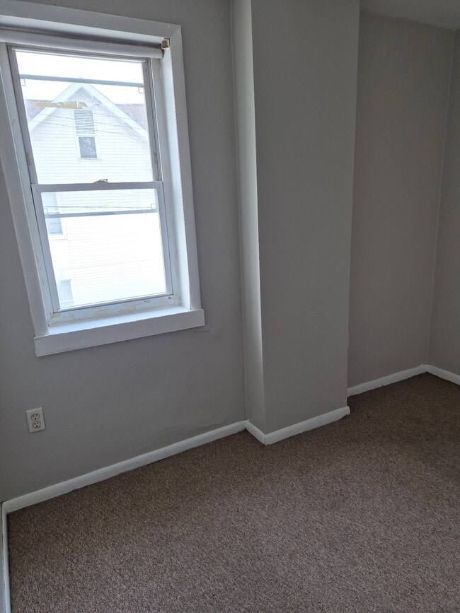 Building Photo - Bridge Street