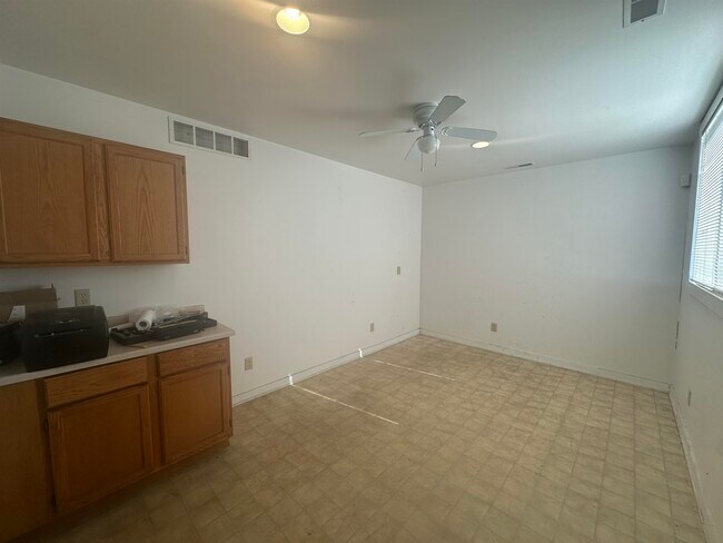 Building Photo - 2900 Graybill Dr