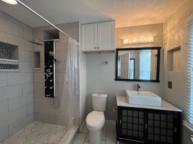 Building Photo - 818 Zircon Ct