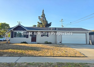 Building Photo - Spacious North Salinas Home