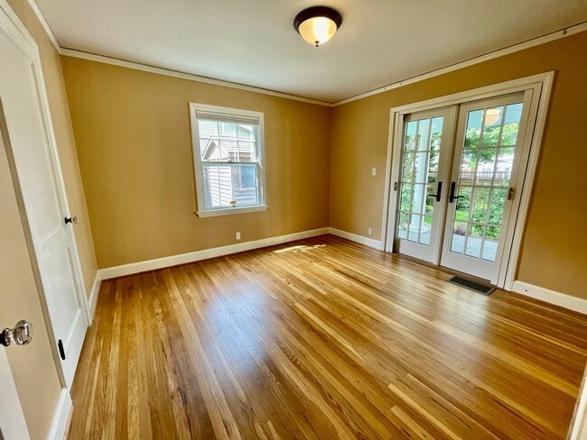 Building Photo - Well Maintained- 3 bed 2 bath Home - Piedm...