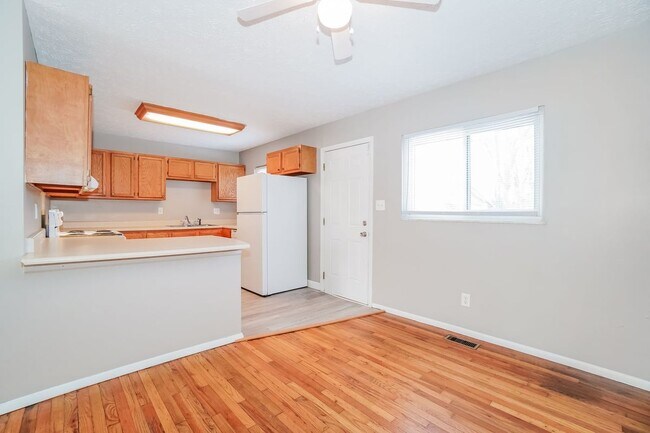 Building Photo - 2928 Landon Dr