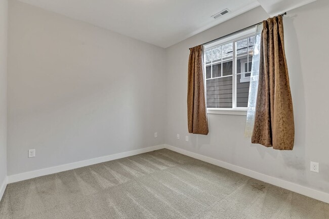 Building Photo - Sophisticated and Luxurious