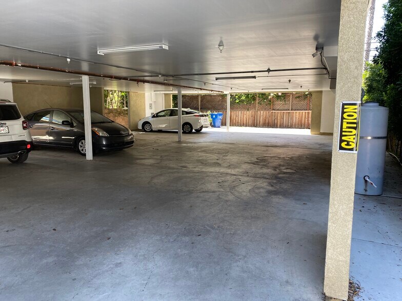 Building Photo - 14352 Tiara St