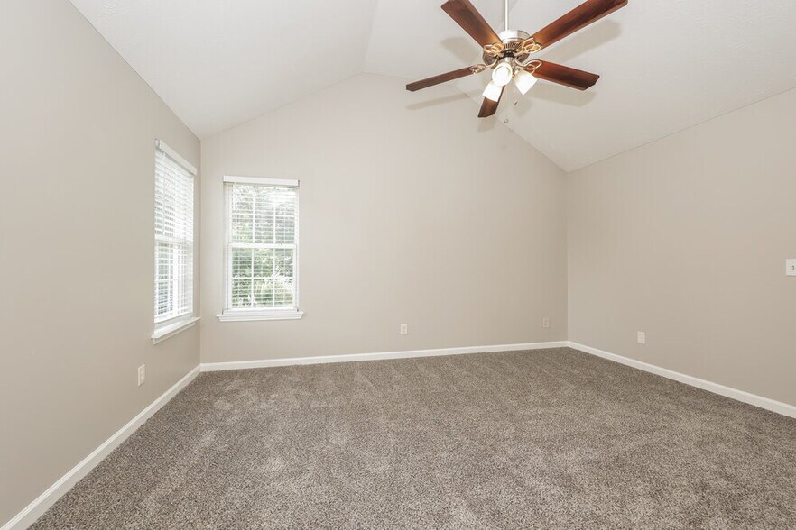 Building Photo - 1505 Chestnut Oak Dr