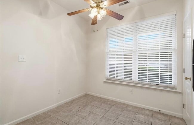 Building Photo - 682 Windbrook Cir