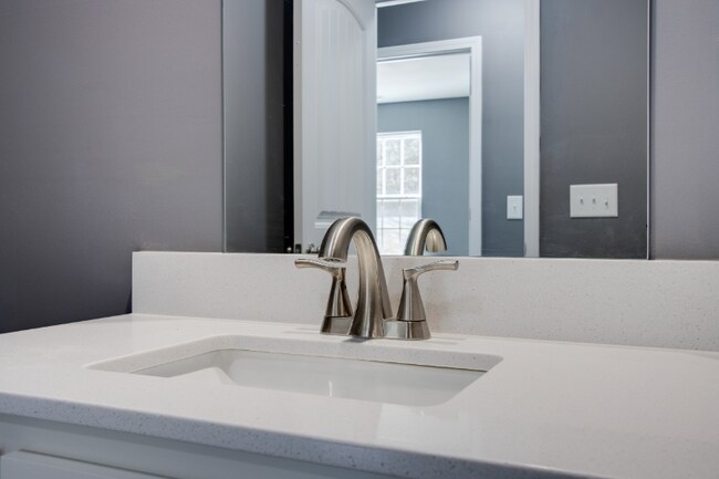 Building Photo - 138 Main St N