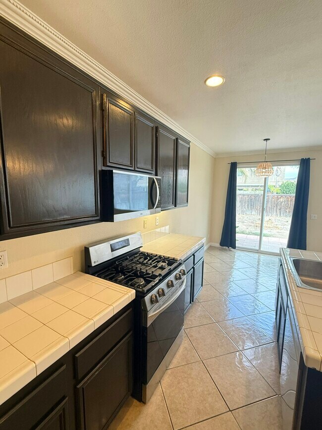 Building Photo - 1175 Sykes Dr