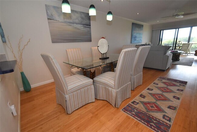Building Photo - 1520 Pelican Point Dr