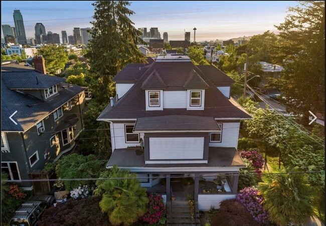 Building Photo - Capitol Hill Condo