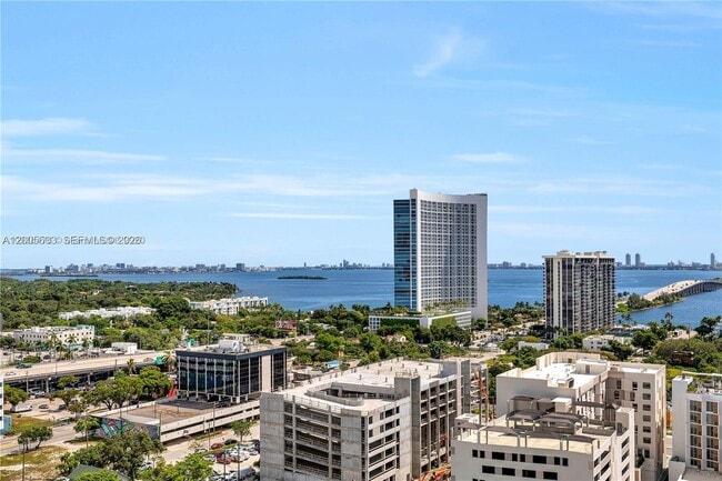 Building Photo - 121 NE 34th St