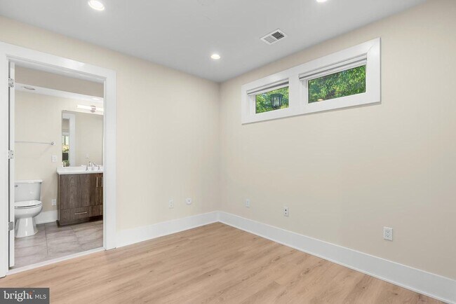 Building Photo - 158 Winsome Cir