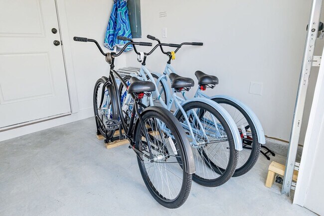 Building Photo - 238 Oleander Dr