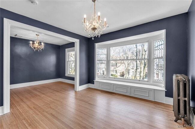 Building Photo - 887 W Ferry St