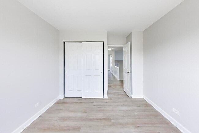 Building Photo - 2219 Rossiter Pkwy