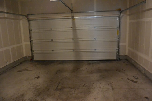 Building Photo - 13106 NE 25th St