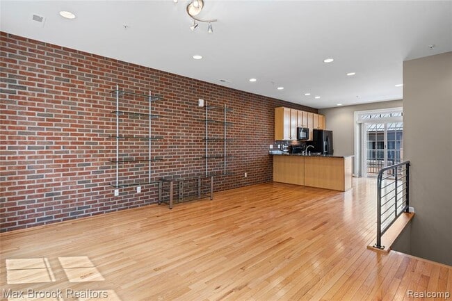 Building Photo - 420 Lewis Ct