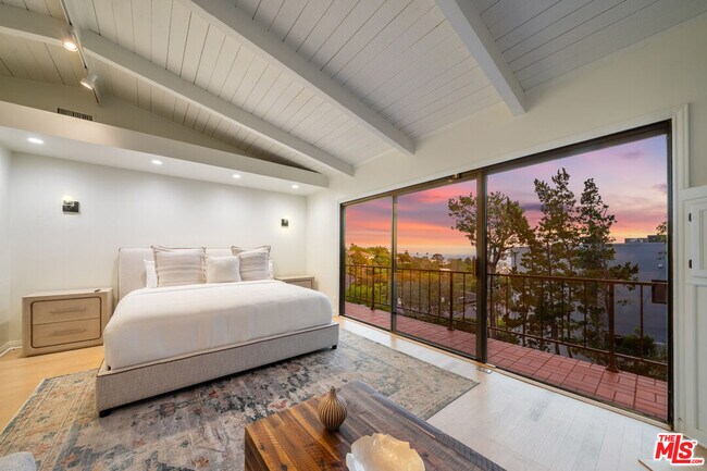 Building Photo - 9305 Beverlycrest Dr