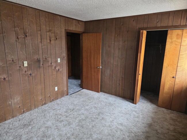 Building Photo - 405-A Church-