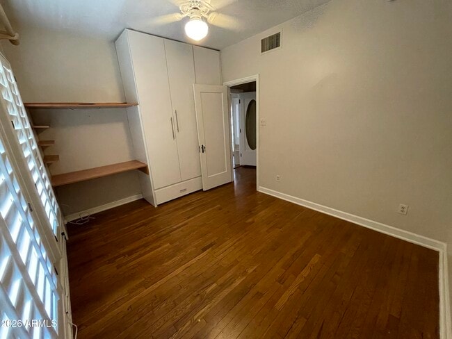 Building Photo - 2021 N Alvarado Rd