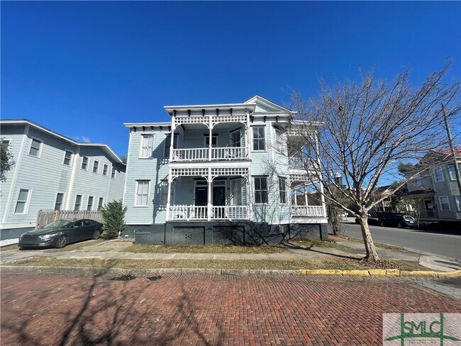 Primary Photo - 320 E 31st St