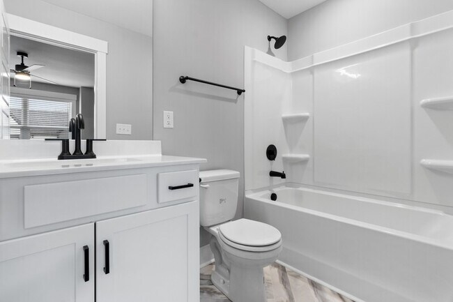 Building Photo - 106 Jonathan Wade Cir