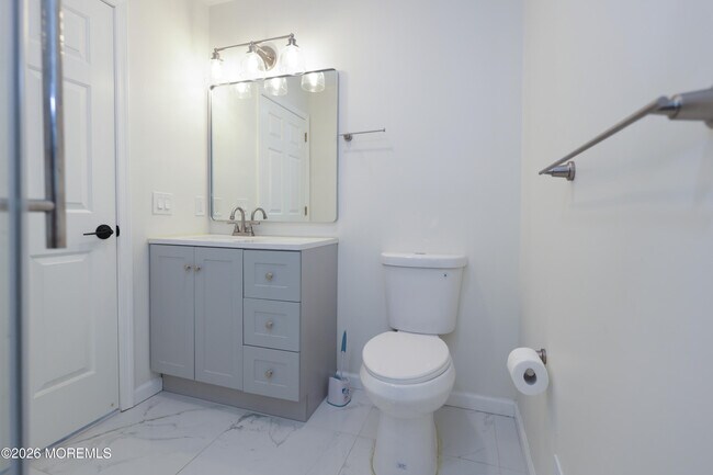 Building Photo - 42 Pennsbury Way